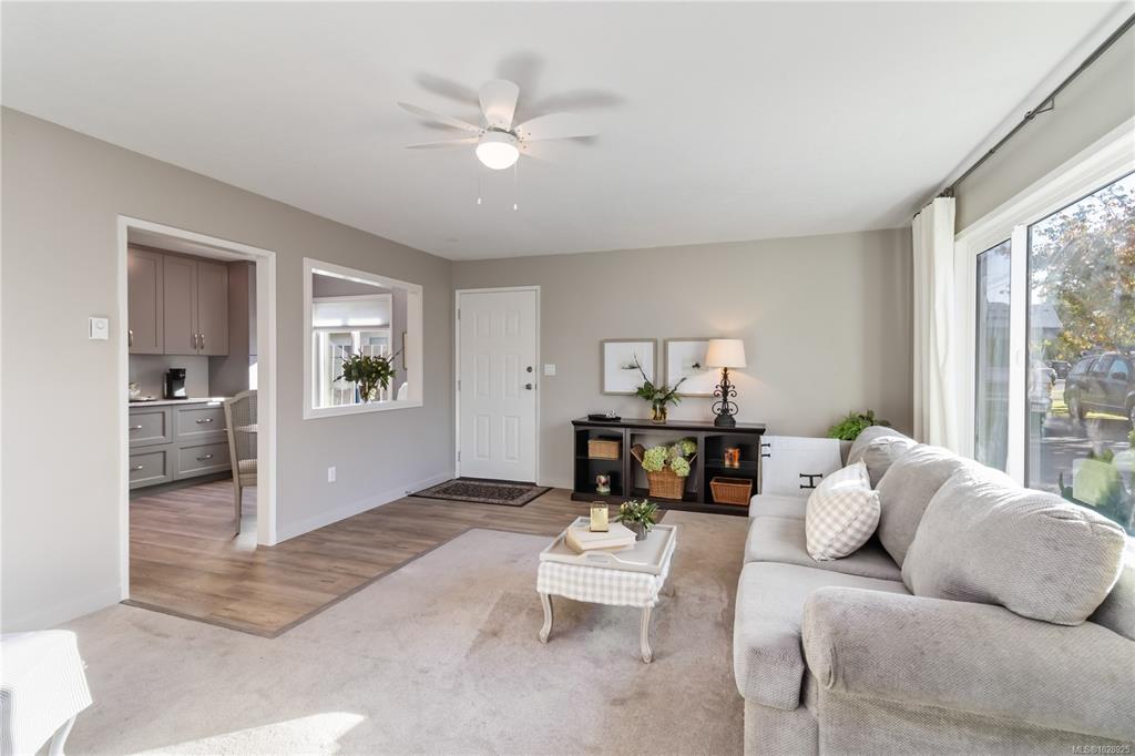 Fourth View of 2034 Weiler Ave, Sidney, BC, V8L 1R4