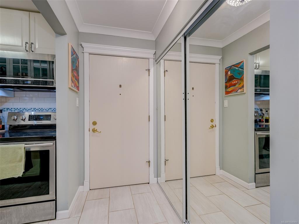 Fourth View of 1419 Stadacona Ave, Victoria, BC, V8S 5J3