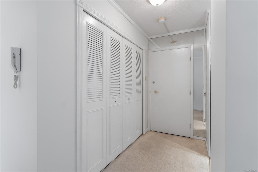 Fifth View of 2050 White Birch Rd, Marina Park, Sidney, BC, V8L 2R1