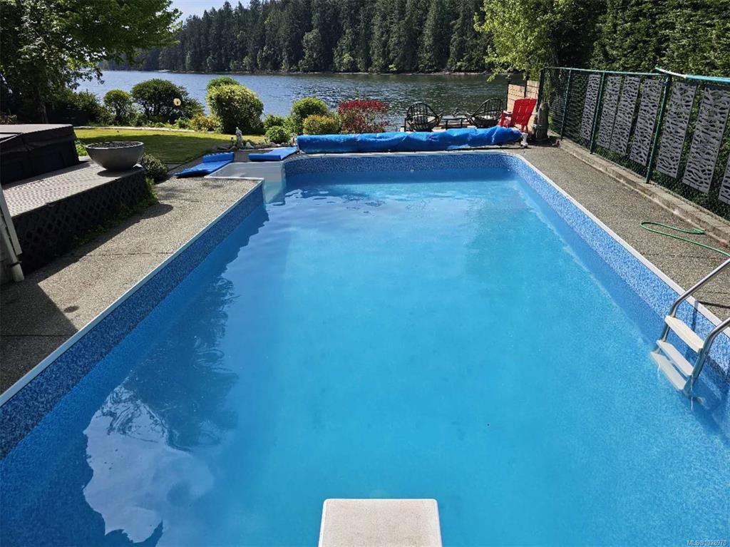 4712 Shell Beach Rd, 1028978, BC,