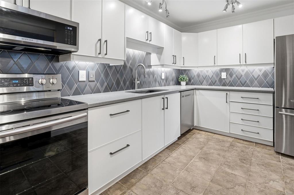 Third View of 40 Gorge Rd W, Saanich, BC, V9A 1L8