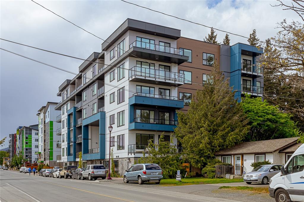 842 Orono Ave, 1028995, BC,