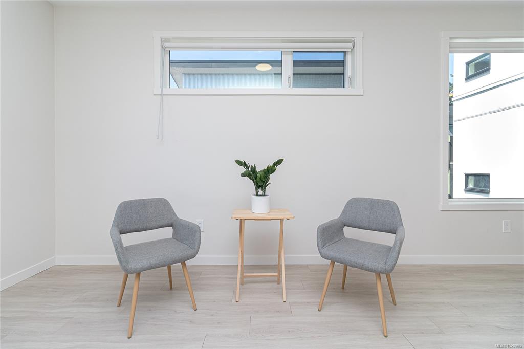 Fifth View of 842 Orono Ave, Langford, BC, V9B 2T8