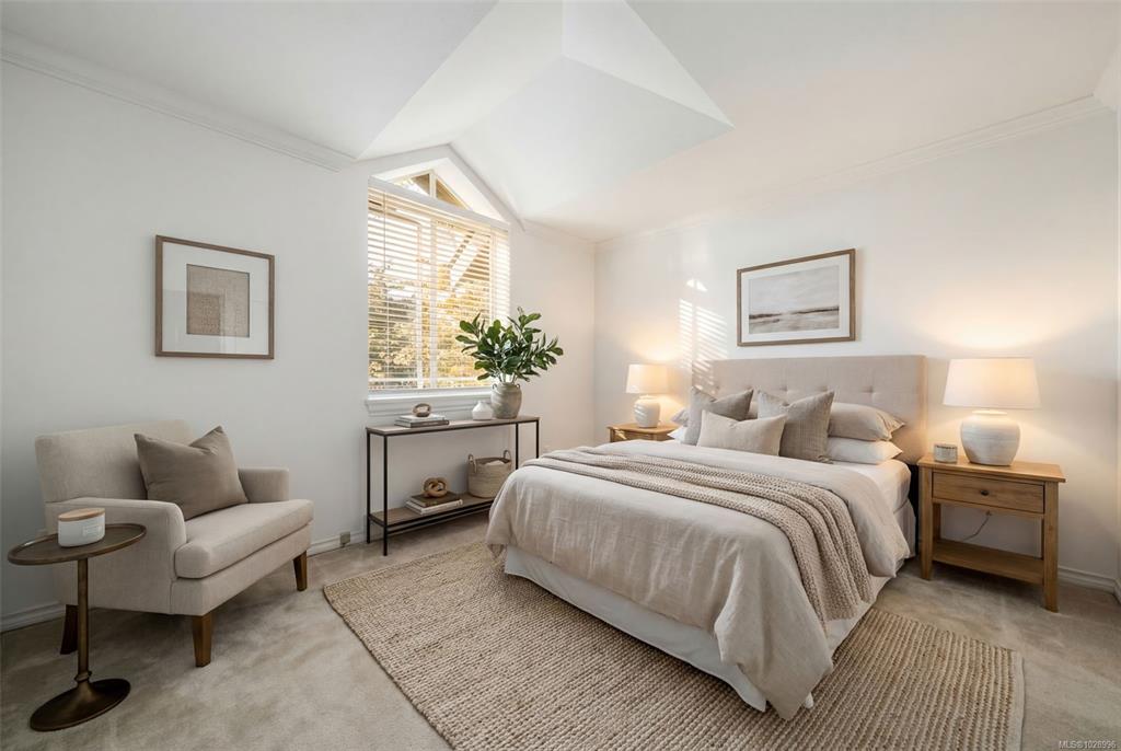 Third View of 520 Marsett Pl, Saanich, BC, V8Z 7J1