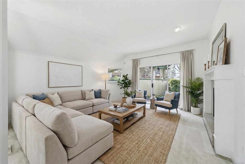 Fifth View of 520 Marsett Pl, Saanich, BC, V8Z 7J1