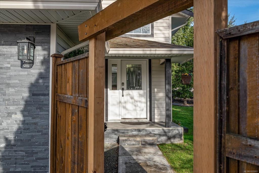 Second View of 2121 Lexington Pl, Courtenay, BC, V9N 9C5
