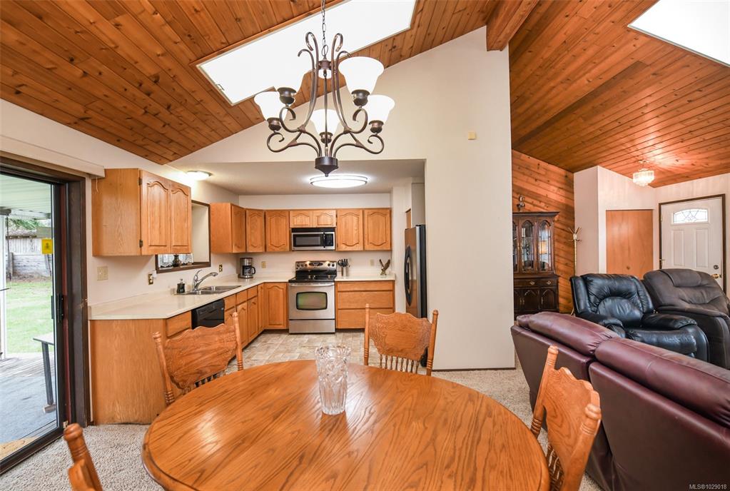 Fourth View of 61 Salsbury Rd, Courtenay, BC, V9N 9L6