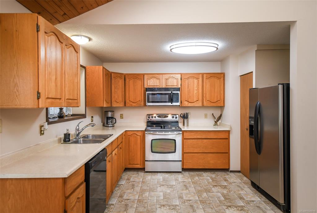 Fifth View of 61 Salsbury Rd, Courtenay, BC, V9N 9L6