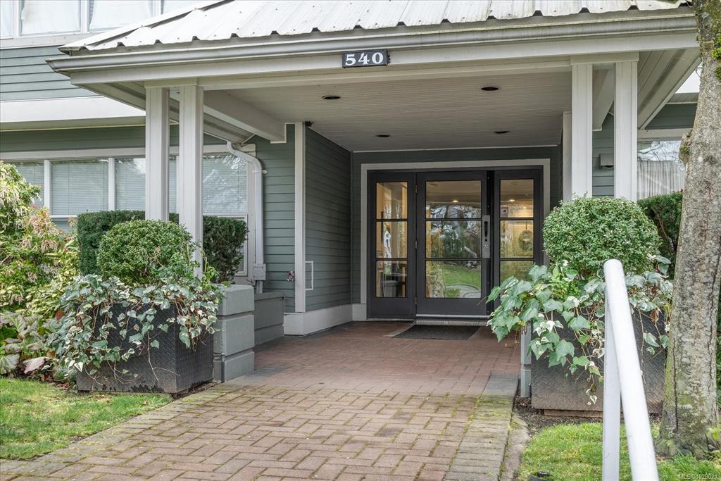 Fourth View of 540 Stewart Ave, Newport, Nanaimo, BC, V9S 5T5