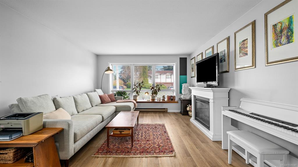 Third View of 660 25th St, Courtenay, BC, V9N 8J3