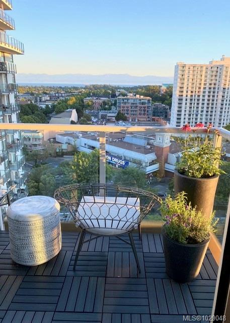 Fifth View of 989 Johnson St, 989 Johnson, Victoria, BC, V8V 0E3