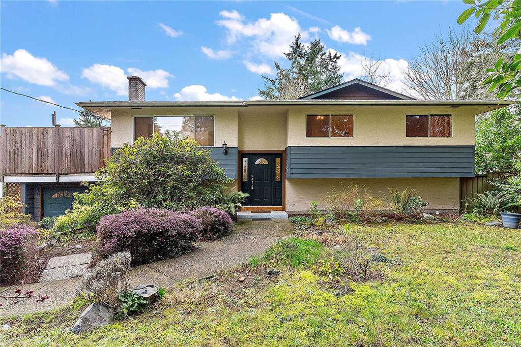 Second View of 2009 Stellys Cross Rd, Central Saanich, BC, V8M 1M8