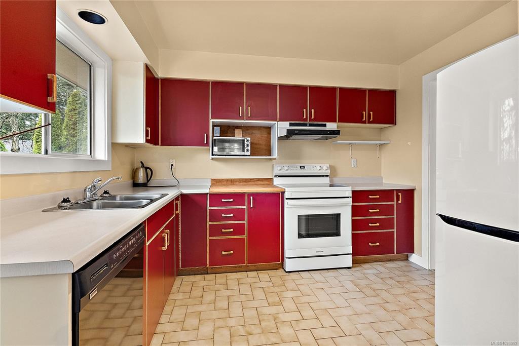 Fourth View of 2009 Stellys Cross Rd, Central Saanich, BC, V8M 1M8