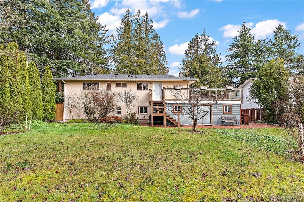 Fifth View of 2009 Stellys Cross Rd, Central Saanich, BC, V8M 1M8