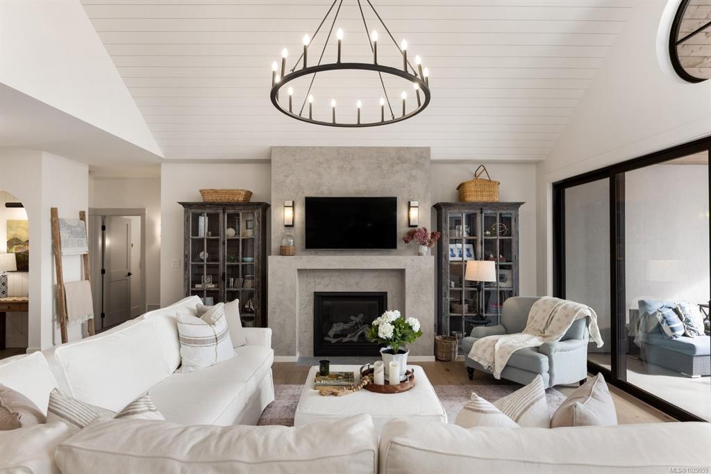 Fifth View of 839 Clayton Rd, North Saanich, BC, V8L 5M3