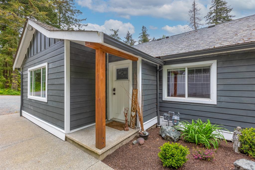 Third View of 3671 Thomson Rd, Courtenay, BC, V9N 9T5