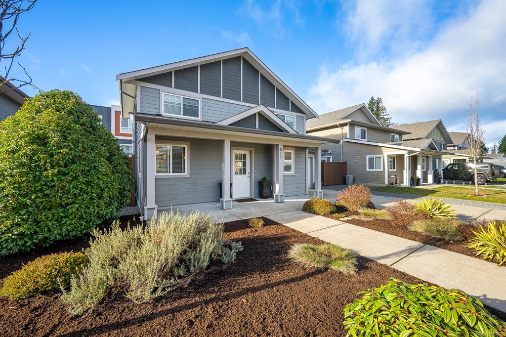 Third View of 817 Tracker Pl, Comox, BC, V9M 4E8