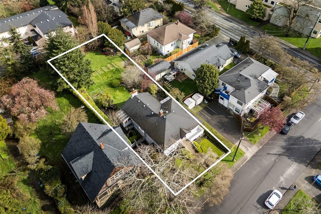 Fourth View of 1790 Denman St, Victoria, BC, V8R 1Y4