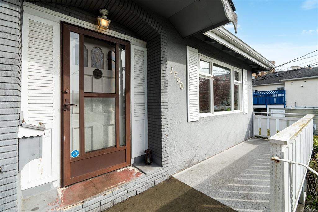 Fifth View of 1790 Denman St, Victoria, BC, V8R 1Y4