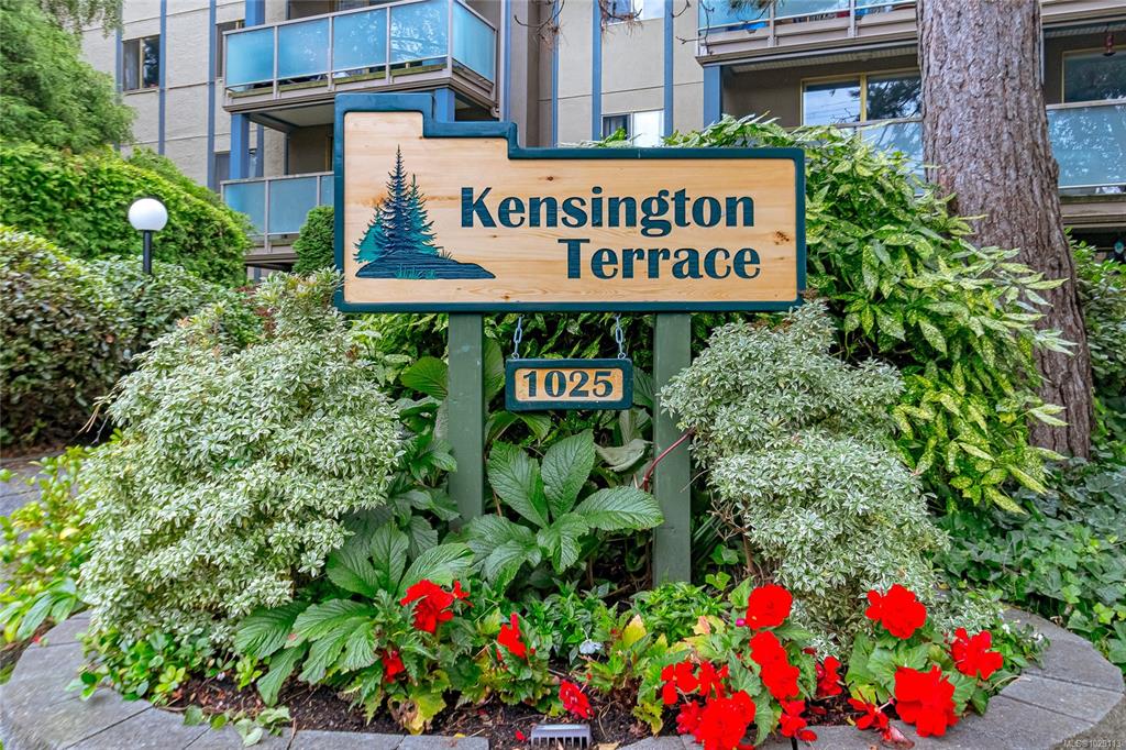 Third View of 1025 Inverness Rd, Saanich, BC, V8X 2S2