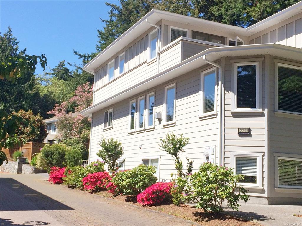 Fourth View of 2201 Arbutus Cove Lane, Saanich, BC, V8N 6N7