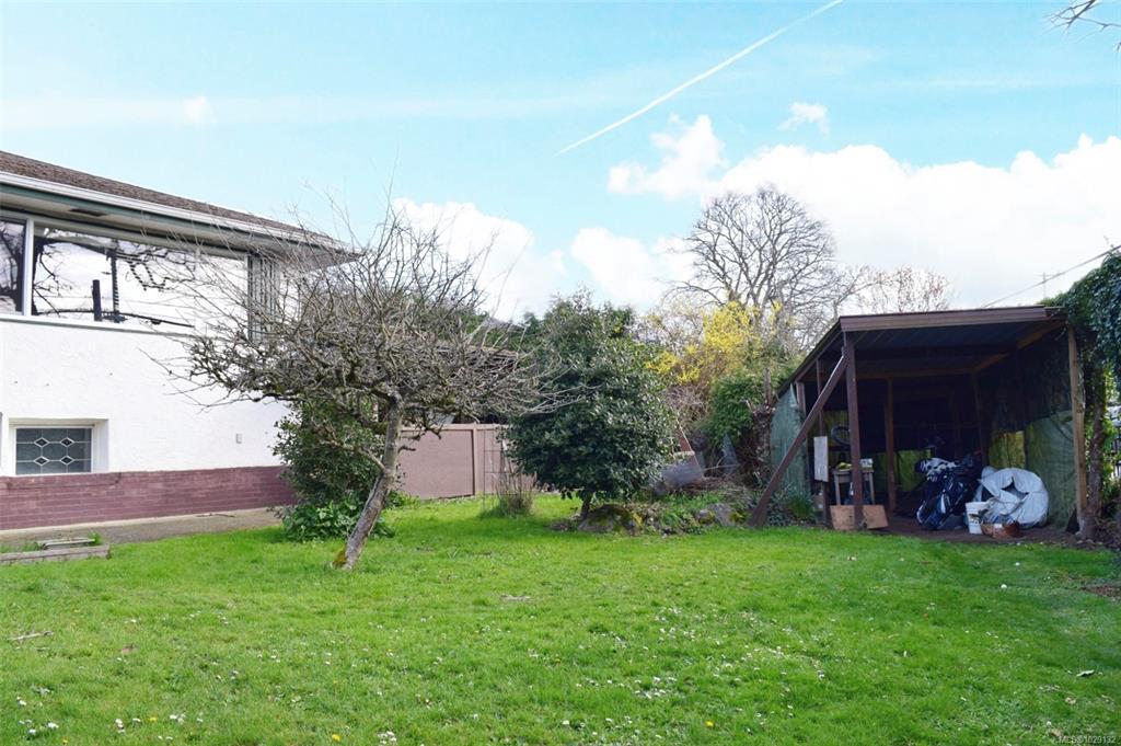 Fourth View of 3803 Merriman Dr, Saanich, BC, V8P 2S9