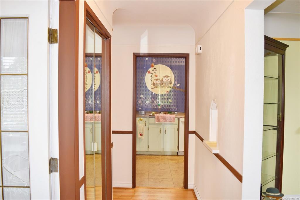 Fifth View of 3803 Merriman Dr, Saanich, BC, V8P 2S9