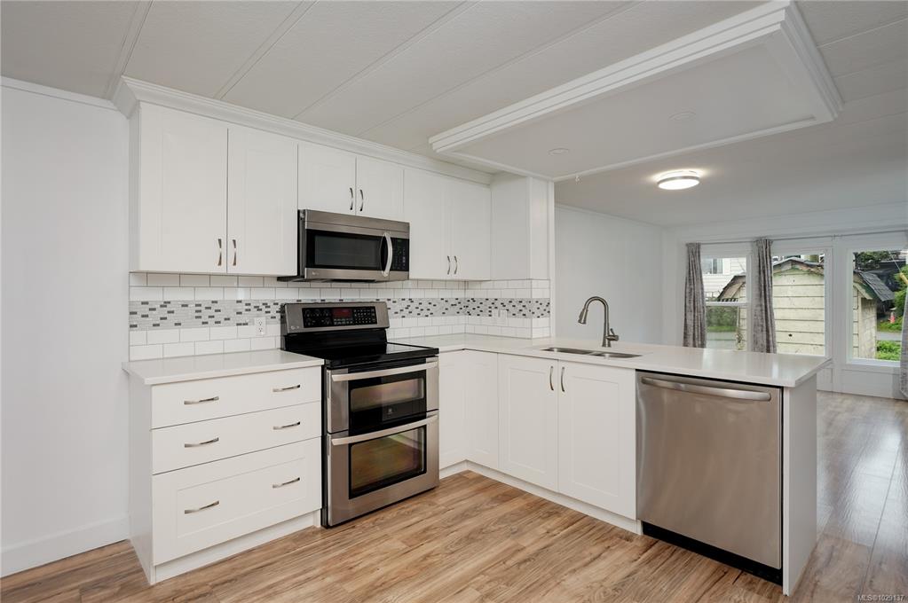 Fifth View of 70 Cooper Rd, Westview Terrace MHP, View Royal, BC, V9A 4K2