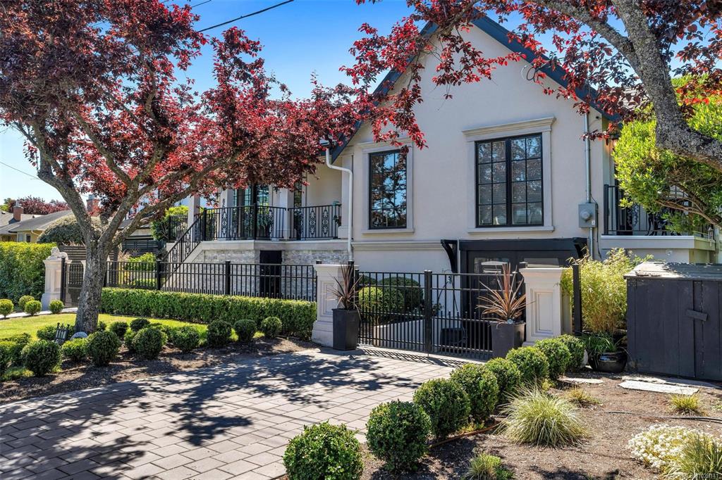 Third View of 867 Victoria Ave, Oak Bay, BC, V8S 4N4