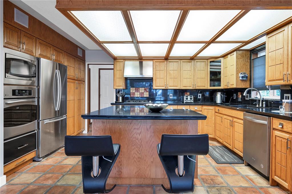 Fourth View of 1755 Passage View Dr, Campbell River, BC, V9W 6L2