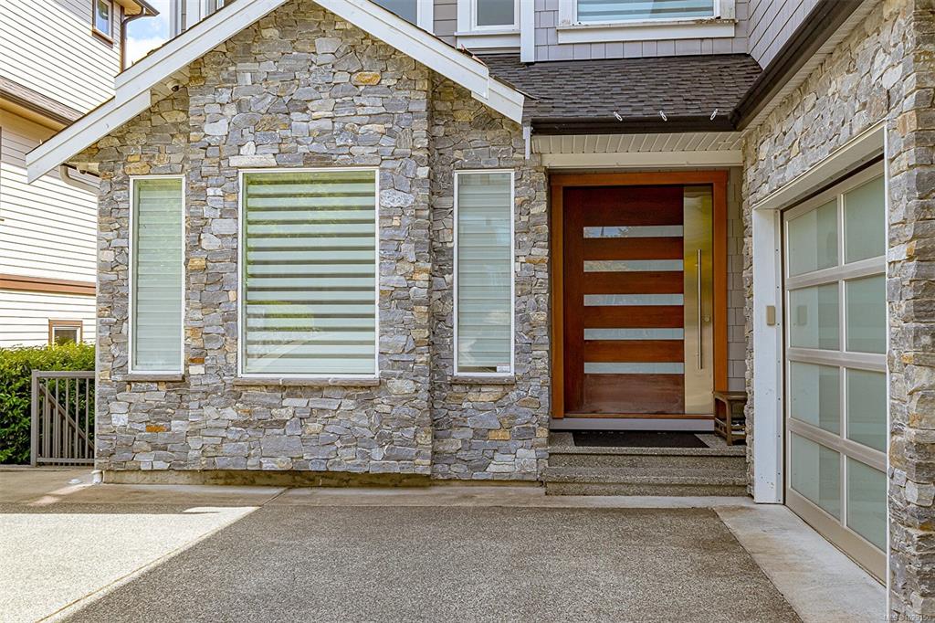 Fifth View of 2267 Nicklaus Dr, Langford, BC, V9B 0L2