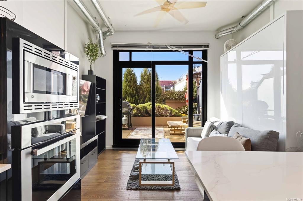 Fourth View of 1029 View St, JUKEBOX, Victoria, BC, V8V 0C9