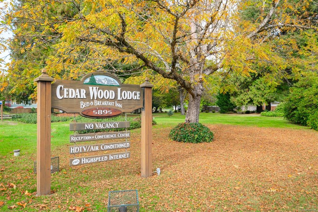 MLS® listing #30825522 for sale located at 5895 River Rd