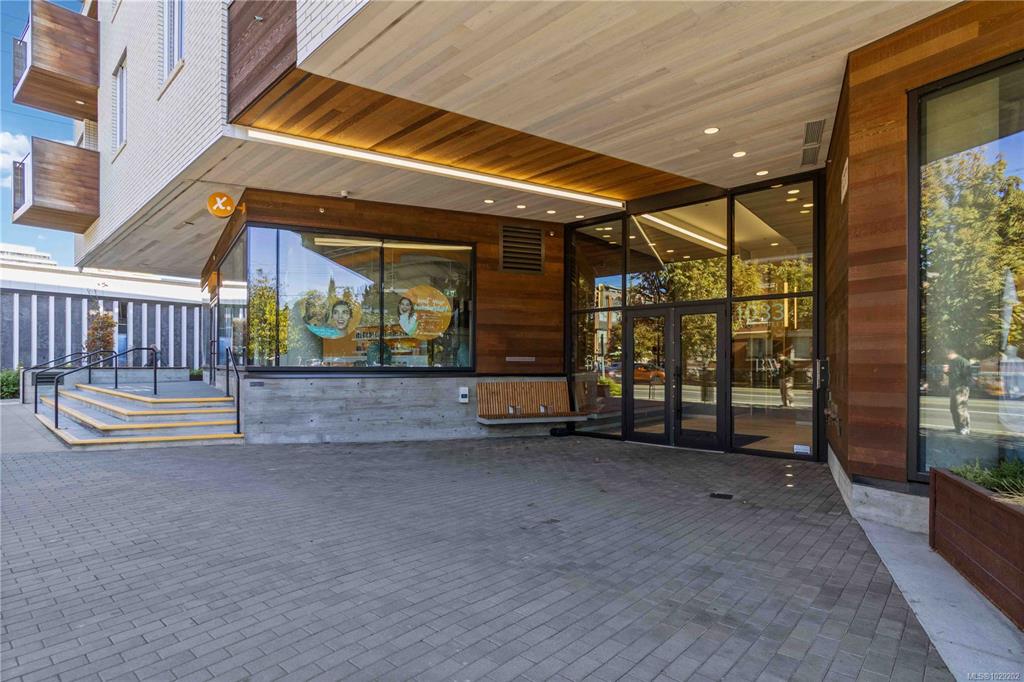 Fourth View of 1033 Cook St, Black & White, Victoria, BC, V8V 0E1