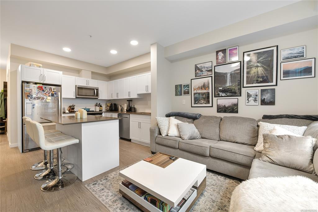 2843 Jacklin Rd, 1029206, BC,