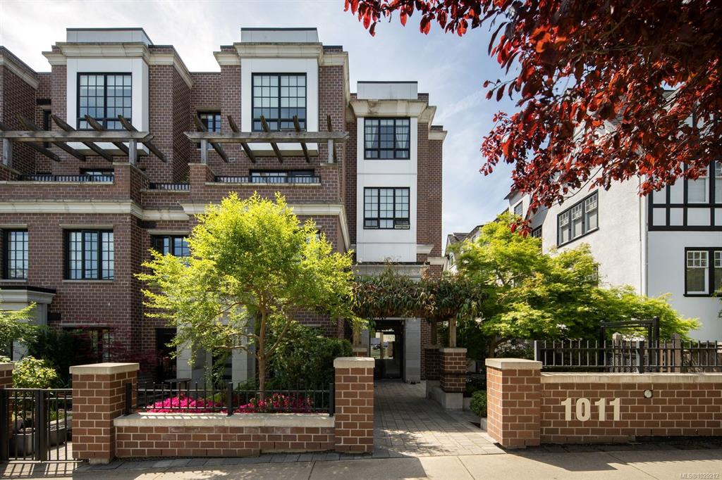 1011 Burdett Ave, 1029212, BC,