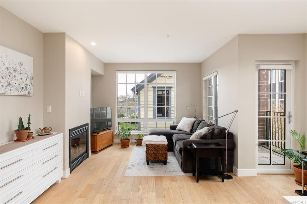 Fourth View of 1011 Burdett Ave, Victoria, BC, V8V 3G9