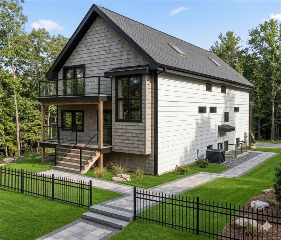 Second View of 1130 May St, Victoria, BC, V8V 2S5