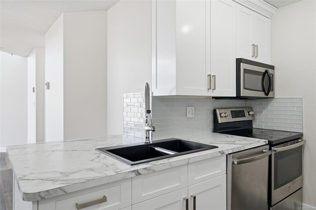 Third View of 2560 Wark St, St. James Place, Victoria, BC, V8T 4G8