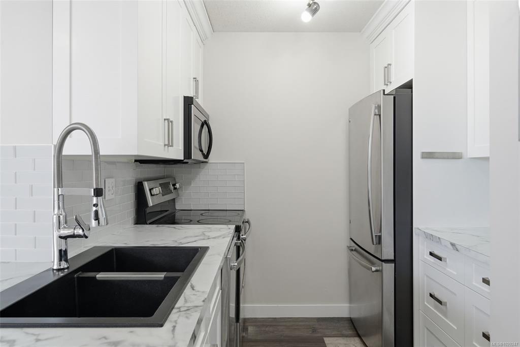 Fourth View of 2560 Wark St, St. James Place, Victoria, BC, V8T 4G8