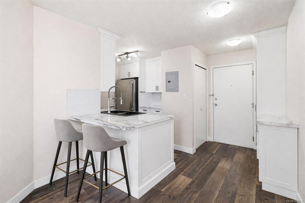 Fifth View of 2560 Wark St, St. James Place, Victoria, BC, V8T 4G8