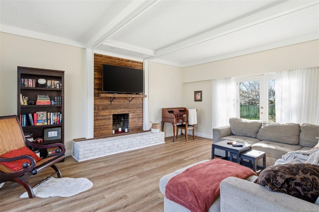 Fifth View of 4104 Longview Dr, Saanich, BC, V8N 2K7