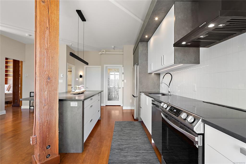 Fifth View of 455 Sitkum Rd, The Edge, Victoria, BC, V9A 7N9