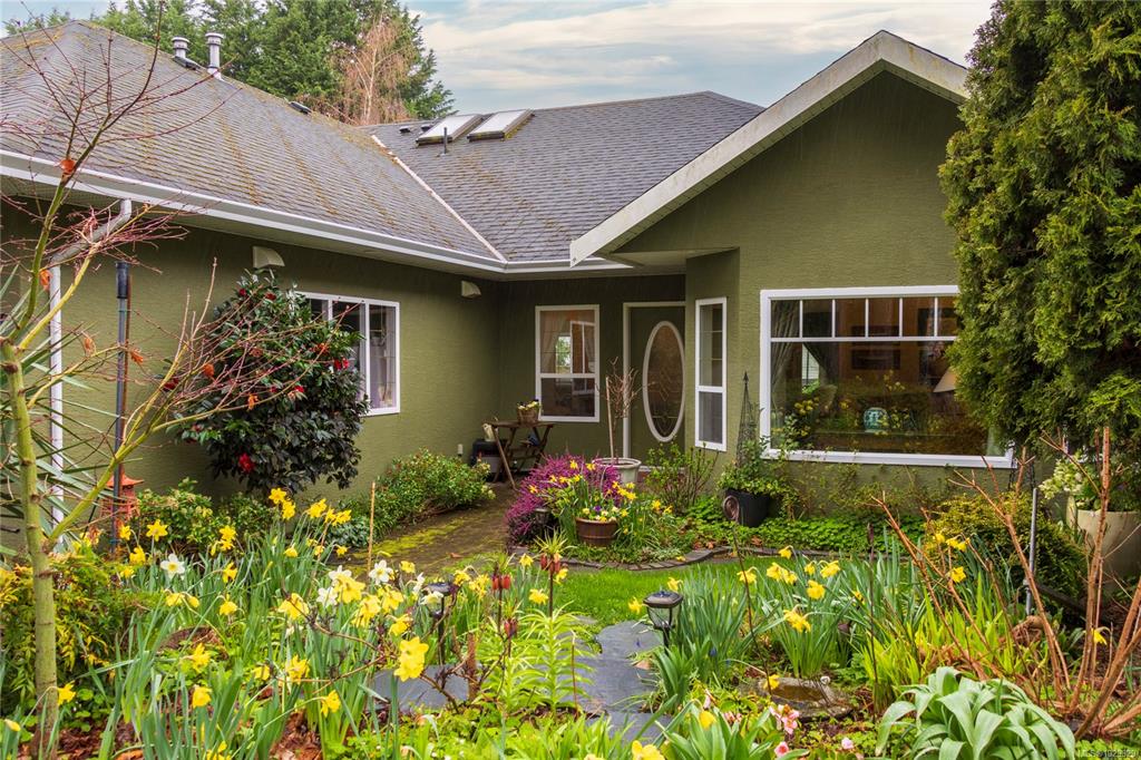 1058 Holly Park Rd, 1029329, BC,