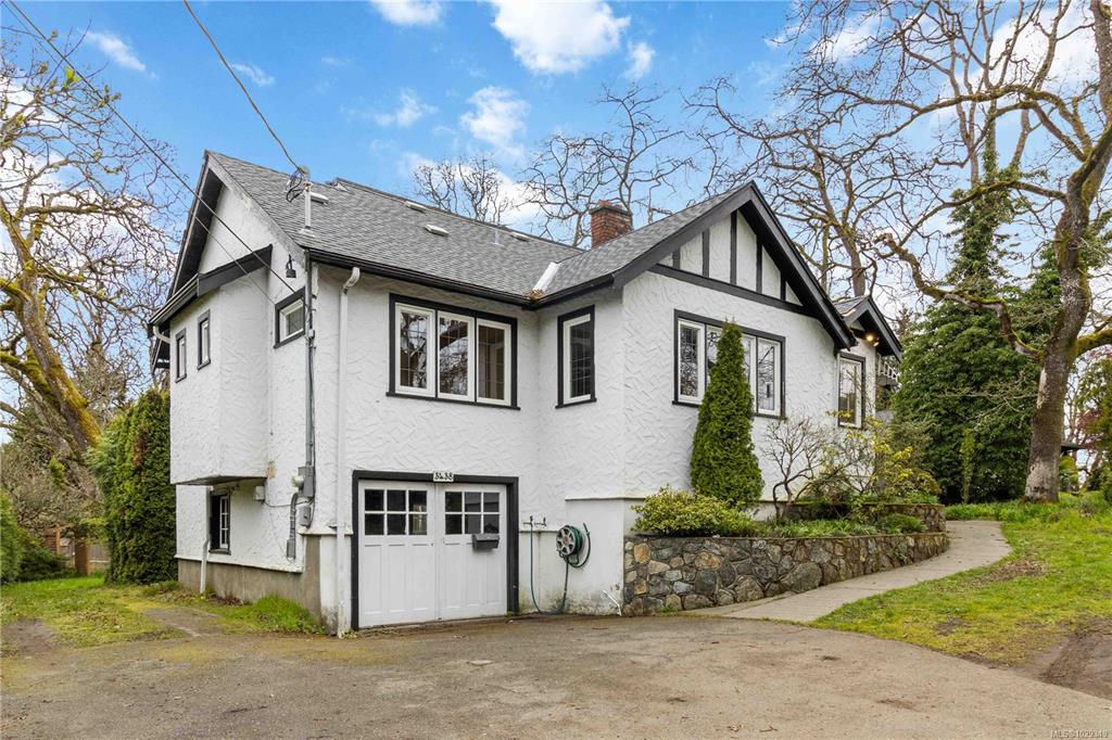 Fourth View of 3438 Cook St, Saanich, BC, V8X 1B1