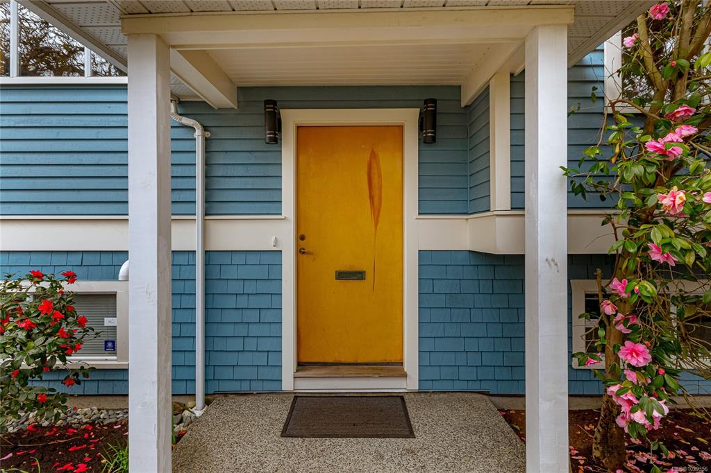 Fourth View of 258 St Charles St, Victoria, BC, V8S 3M7