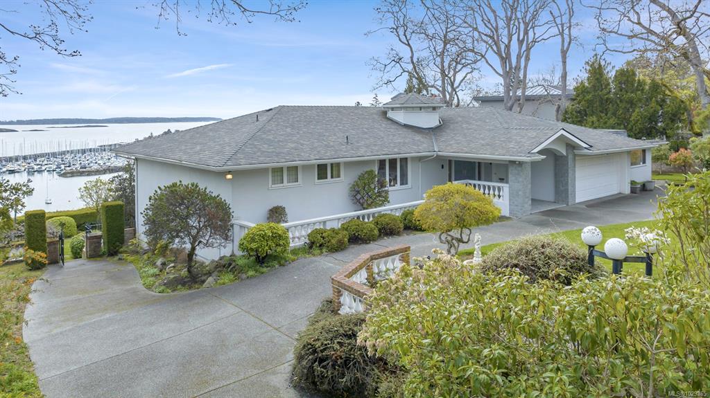 Fourth View of 3565 Beach Dr, Oak Bay, BC, V8R 6M6