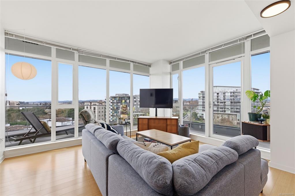 Fourth View of 379 Tyee Rd, Balance, Victoria, BC, V9A 0B4