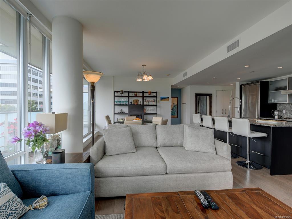 Fifth View of 708 Burdett Ave, Victoria, BC, V8W 0A8