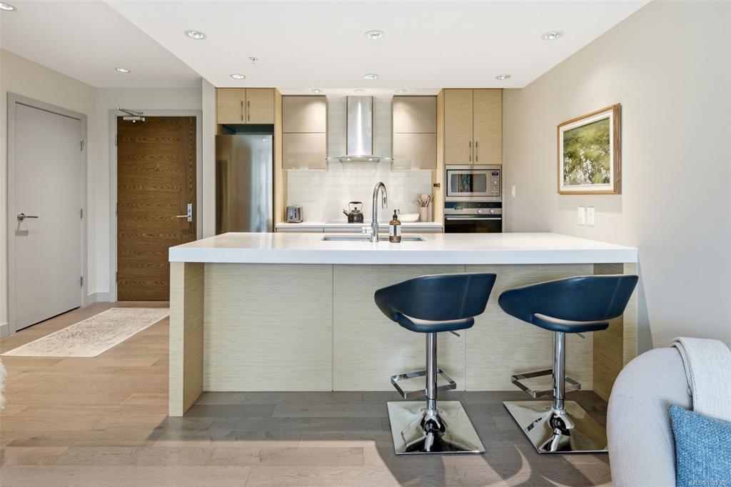 Fifth View of 200 Douglas St, Victoria, BC, V8V 2P2